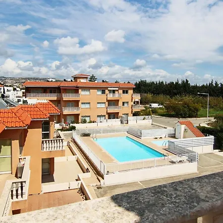 Phaedrus Living Cityview Luxury Flat Walnut Grove * Paphos