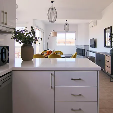 Phaedrus Living Cityview Luxury Flat Walnut Grove * Paphos
